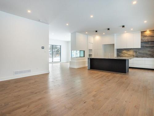 Salon - 23 Av. Morgan, Senneville, QC - Indoor Photo Showing Kitchen