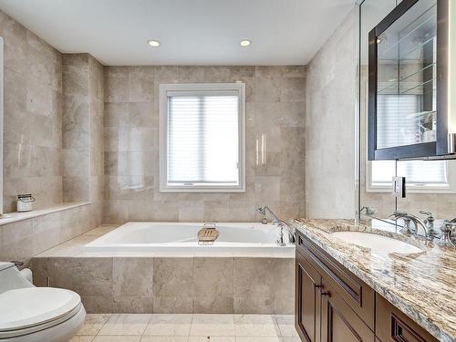 Ensuite bathroom - 4 Rue Holmdale, Hampstead, QC - Indoor Photo Showing Bathroom