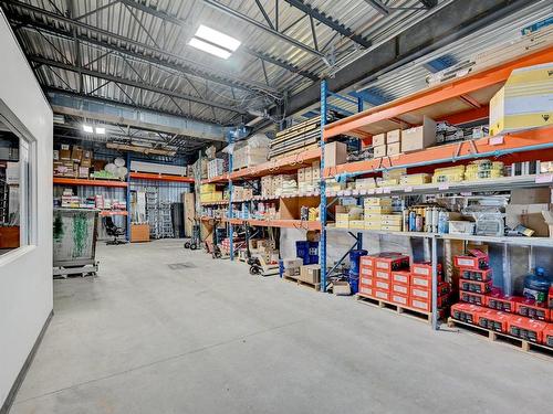 Warehouse - 5000 Rue Bernard-Lefebvre, Laval (Duvernay), QC - Indoor Photo Showing Garage