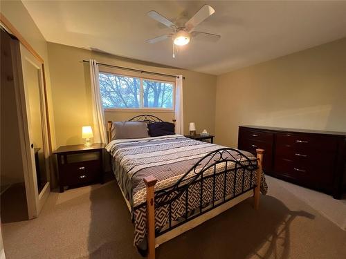 370 Edith Gay Road, Kelowna, BC - Indoor Photo Showing Bedroom