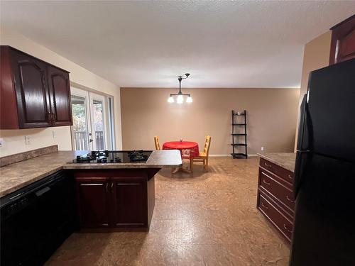 370 Edith Gay Road, Kelowna, BC - Indoor Photo Showing Kitchen With Double Sink