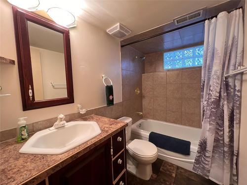 370 Edith Gay Road, Kelowna, BC - Indoor Photo Showing Bathroom