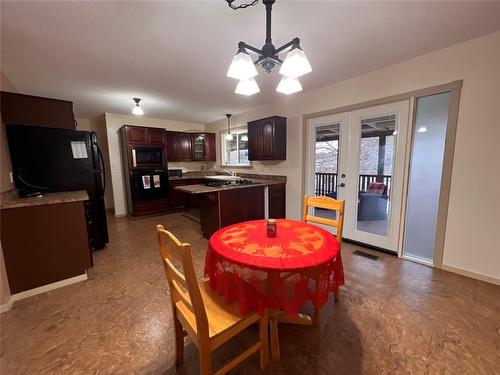 370 Edith Gay Road, Kelowna, BC - Indoor Photo Showing Dining Room