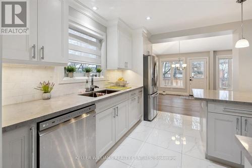 18 Mill St S, Brampton, ON - Indoor Photo Showing Kitchen With Double Sink With Upgraded Kitchen