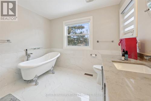 18 Mill St S, Brampton, ON - Indoor Photo Showing Bathroom