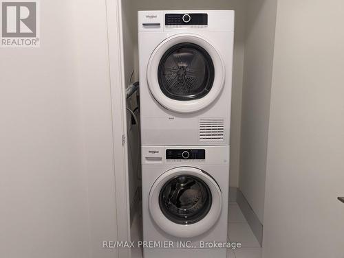 #406 -6 David Eyer Rd, Richmond Hill, ON - Indoor Photo Showing Laundry Room