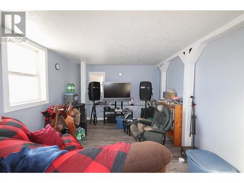 2470 Chilton Drive, Dawson Creek, BC - Indoor Photo Showing Living Room