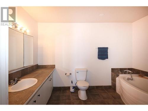 2470 Chilton Drive, Dawson Creek, BC - Indoor Photo Showing Bathroom