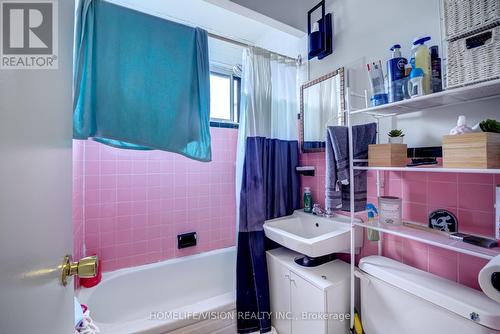 2639 Keele Street, Toronto, ON - Indoor Photo Showing Bathroom
