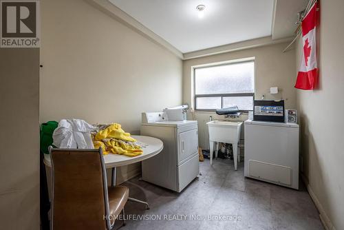2639 Keele Street, Toronto, ON - Indoor Photo Showing Laundry Room