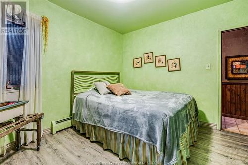 389 Talbot Street West, Leamington, ON - Indoor Photo Showing Bedroom