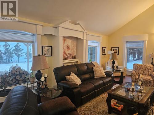 15 Main Road, Woodville, NL - Indoor Photo Showing Living Room