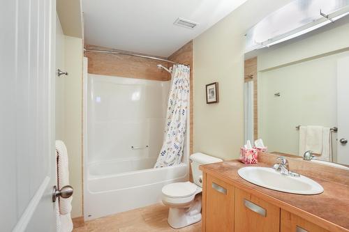 180 Ritchie Street, Kimberley, BC - Indoor Photo Showing Bathroom