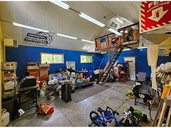 Garage - 