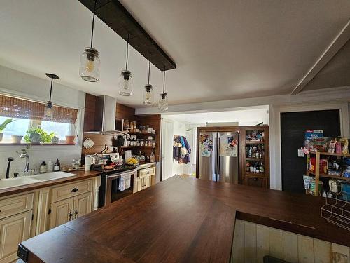 Cuisine - 84 Rue Mercier, Saint-Jean-Sur-Richelieu, QC - Indoor Photo Showing Kitchen With Upgraded Kitchen
