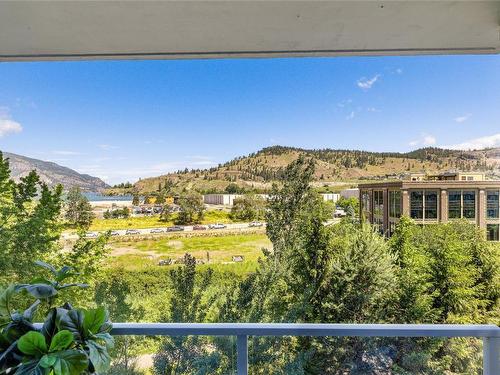 502-1075 Sunset Drive, Kelowna, BC - Outdoor With View