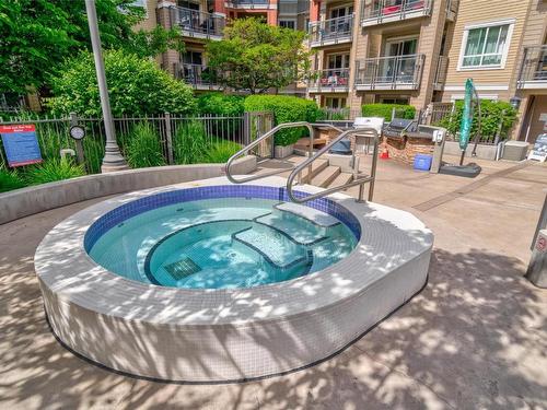 502-1075 Sunset Drive, Kelowna, BC - Outdoor With In Ground Pool