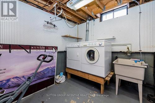 44 Kipling Pl, Barrie, ON - Indoor Photo Showing Laundry Room