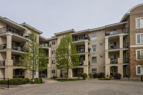 1105-3168 Via Centrale Road, Kelowna, BC - Outdoor With Facade