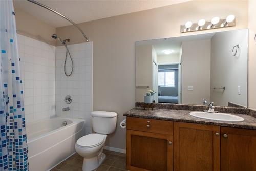 1105-3168 Via Centrale Road, Kelowna, BC - Indoor Photo Showing Bathroom