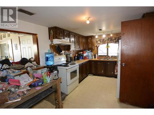 7919 Seinen Road, Houston, BC - Indoor Photo Showing Kitchen With Double Sink