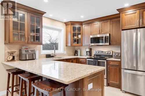 8 Watson Court, Belleville, ON - Indoor Photo Showing Kitchen With Upgraded Kitchen