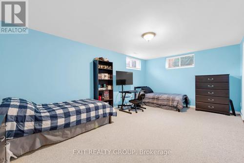 8 Watson Crt, Belleville, ON - Indoor Photo Showing Bedroom