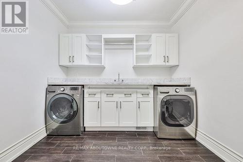 1035 Truman Avenue, Oakville, ON - Indoor Photo Showing Laundry Room