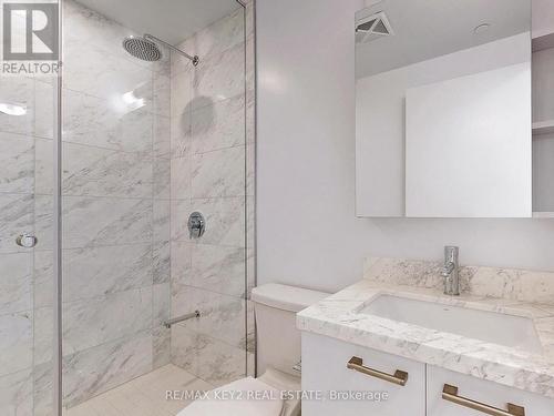 #4510 -2221 Yonge St, Toronto, ON - Indoor Photo Showing Bathroom