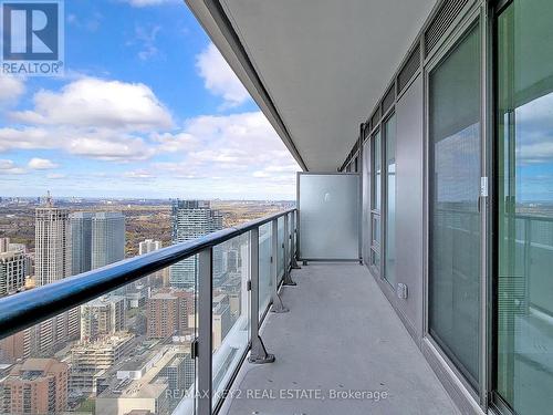 #4510 -2221 Yonge St, Toronto, ON - Outdoor With View With Exterior
