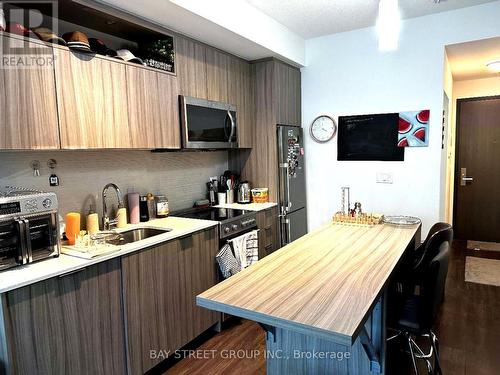 #503 -50 Forest Manor Rd, Toronto, ON - Indoor Photo Showing Kitchen With Upgraded Kitchen