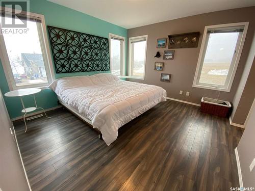 Log Lake View, Round Lake, SK - Indoor Photo Showing Bedroom