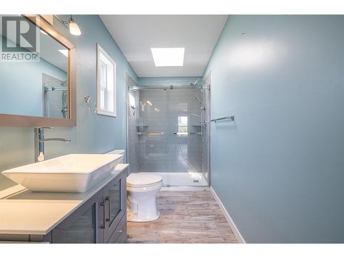 9510 97 Highway N Unit# 26, Vernon, BC - Indoor Photo Showing Bathroom