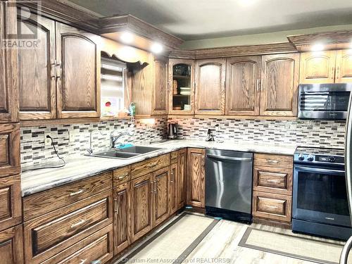 14468 Talbot Line Trail, Chatham-Kent, ON - Indoor Photo Showing Kitchen With Double Sink With Upgraded Kitchen