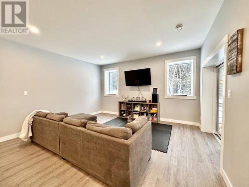 24151 River Road, Smithers, BC - Indoor Photo Showing Living Room