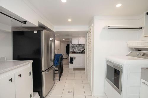 252 Walter Avenue N, Hamilton, ON - Indoor Photo Showing Laundry Room