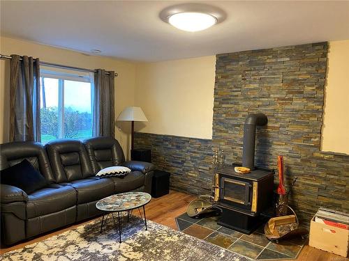 609 Evergreen Ave, Courtenay, BC - Indoor Photo Showing Living Room With Fireplace