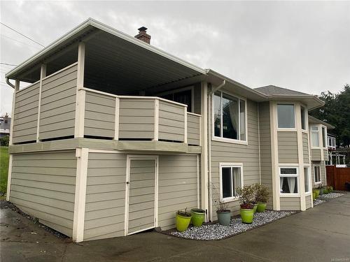 609 Evergreen Ave, Courtenay, BC - Outdoor With Exterior