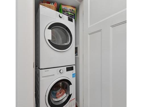 737 Vancouver St, Victoria, BC - Indoor Photo Showing Laundry Room