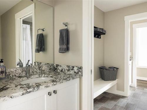 4300 Painted Turtle Drive, Vernon, BC - Indoor Photo Showing Bathroom