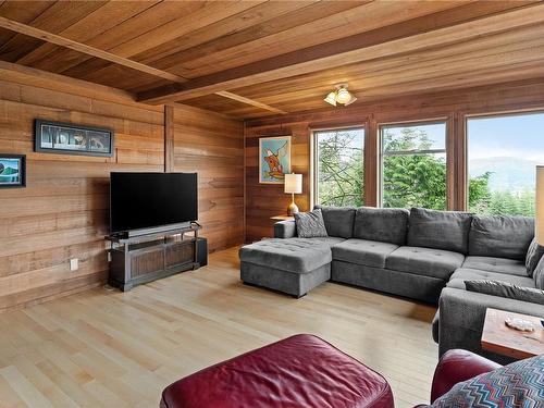 1354 Copper Mine Rd, Sooke, BC - Indoor Photo Showing Living Room
