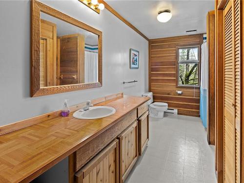 1354 Copper Mine Rd, Sooke, BC - Indoor Photo Showing Bathroom