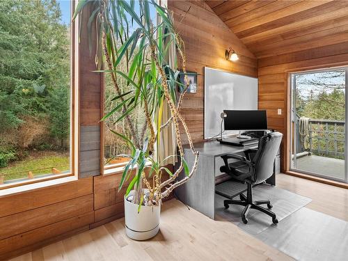 1354 Copper Mine Rd, Sooke, BC - Indoor Photo Showing Office