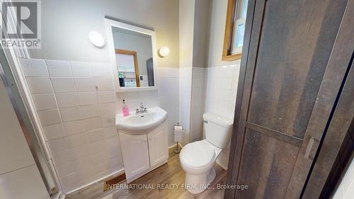 4504 Highway 2, Clarington, ON - Indoor Photo Showing Bathroom