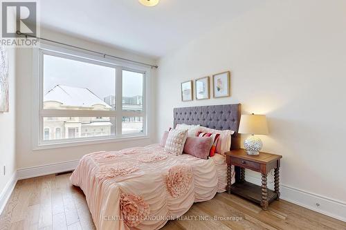 40 Meteorite St, Richmond Hill, ON - Indoor Photo Showing Bedroom