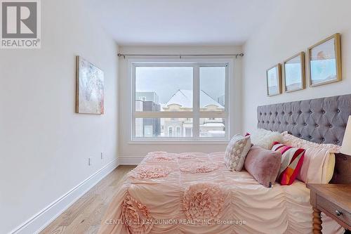 40 Meteorite Street, Richmond Hill, ON - Indoor Photo Showing Bedroom