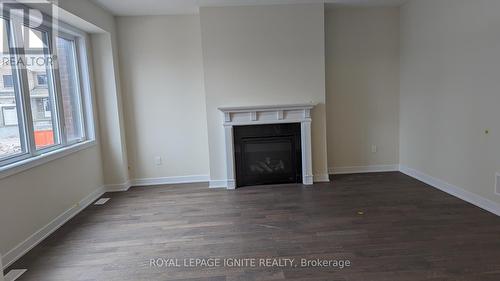 88 Starboard Crescent N, Welland, ON - Indoor With Fireplace