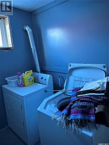 416 Columbus Drive, Rockglen, SK - Indoor Photo Showing Laundry Room