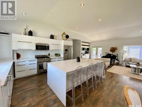 837 Prospect Avenue, Oxbow, SK - Indoor Photo Showing Kitchen