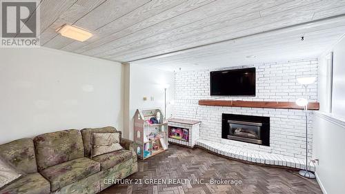 740 Palmateer Dr, Kincardine, ON - Indoor Photo Showing Living Room With Fireplace